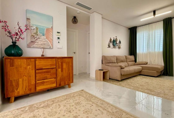 Resale - Apartment / flat - Torrevieja - aguas nuevas