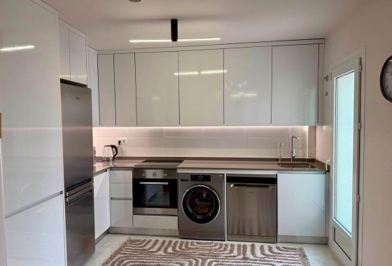 Resale - Apartment / flat - Torrevieja - aguas nuevas