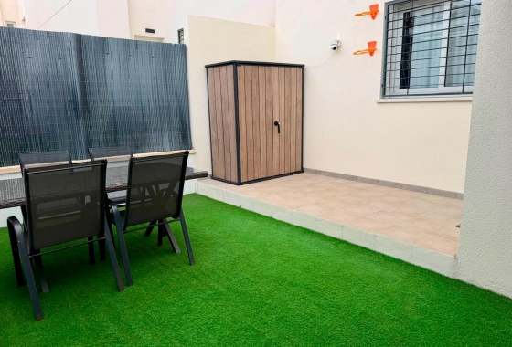 Resale - Apartment / flat - Torrevieja - aguas nuevas