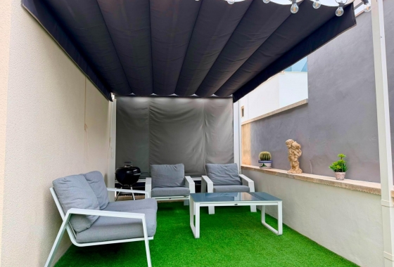 Resale - Apartment / flat - Torrevieja - aguas nuevas