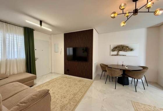 Resale - Apartment / flat - Torrevieja - aguas nuevas