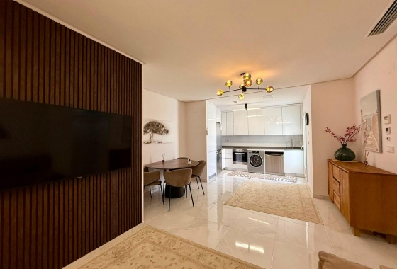 Resale - Apartment / flat - Torrevieja - aguas nuevas