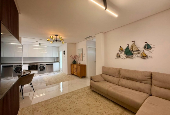 Resale - Apartment / flat - Torrevieja - aguas nuevas