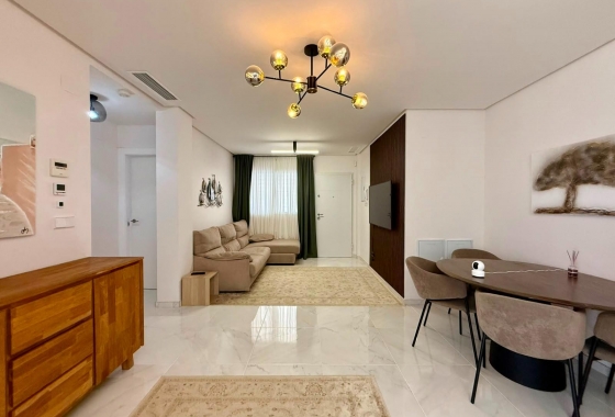 Resale - Apartment / flat - Torrevieja - aguas nuevas