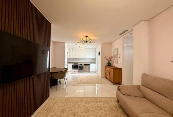 Resale - Apartment / flat - Torrevieja - aguas nuevas