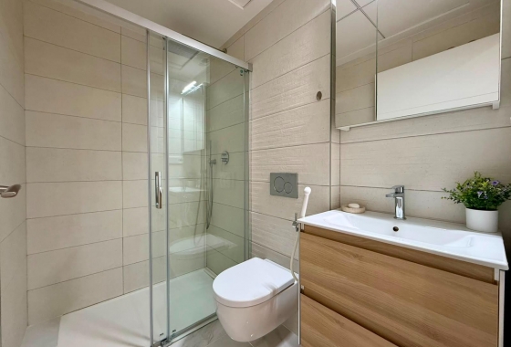 Resale - Apartment / flat - Torrevieja - aguas nuevas