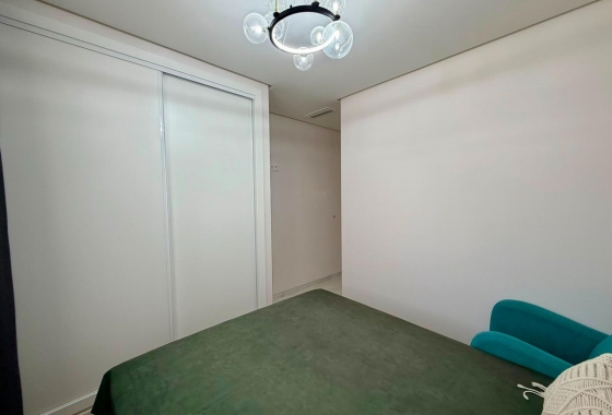 Resale - Apartment / flat - Torrevieja - aguas nuevas