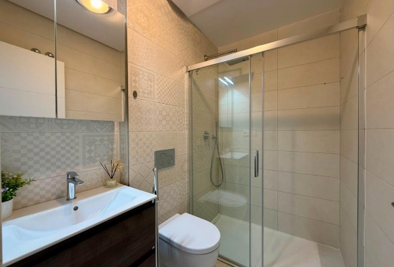 Resale - Apartment / flat - Torrevieja - aguas nuevas