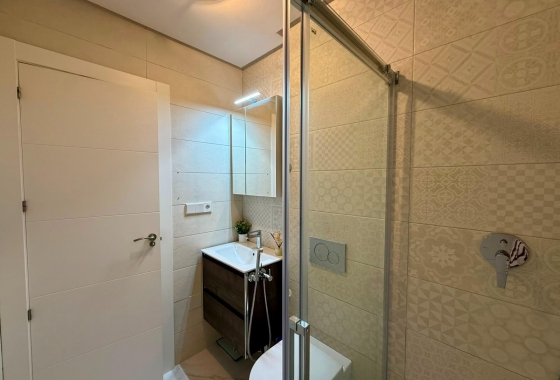 Resale - Apartment / flat - Torrevieja - aguas nuevas