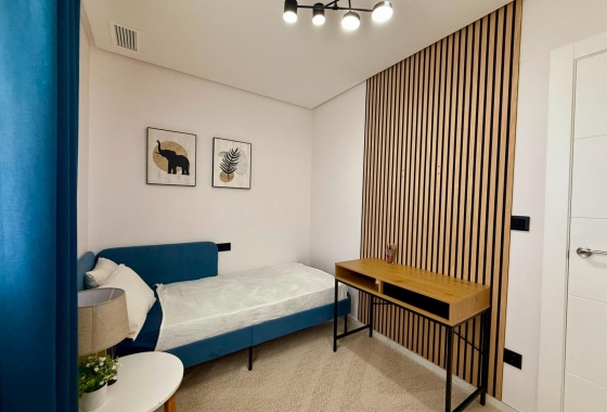 Resale - Apartment / flat - Torrevieja - aguas nuevas