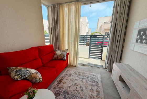 Resale - Apartment / flat - Torrevieja - aguas nuevas