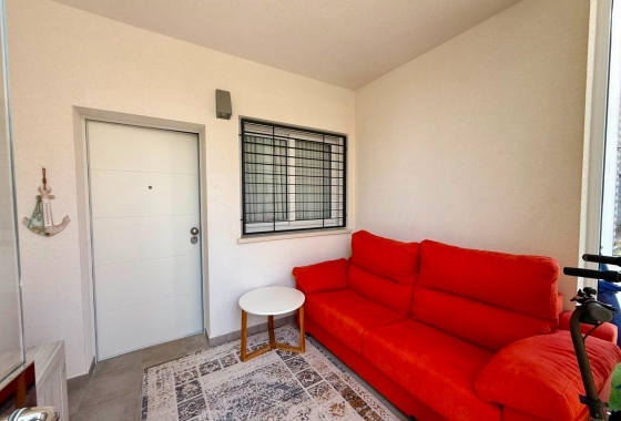 Resale - Apartment / flat - Torrevieja - aguas nuevas
