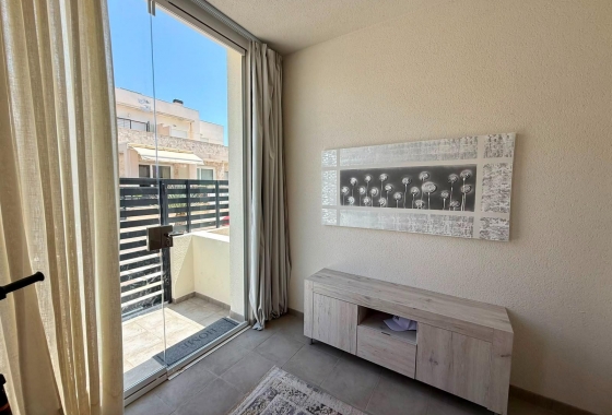 Resale - Apartment / flat - Torrevieja - aguas nuevas