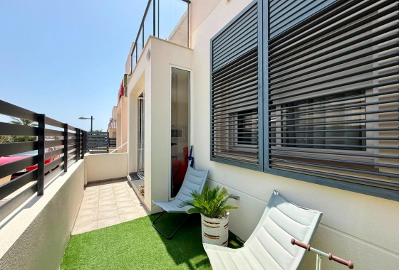 Resale - Apartment / flat - Torrevieja - aguas nuevas