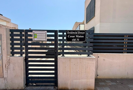 Resale - Apartment / flat - Torrevieja - aguas nuevas