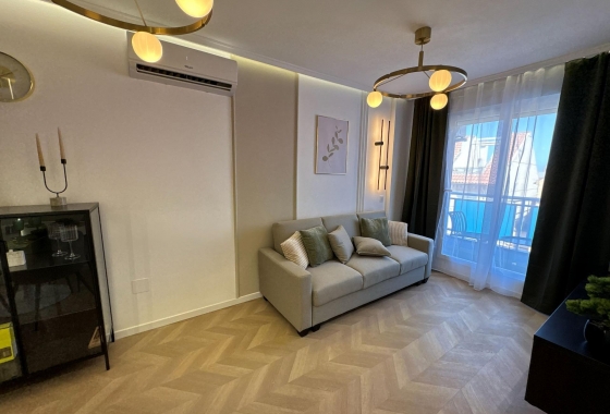 Resale - Apartment / flat - Torrevieja - Playa del Cura