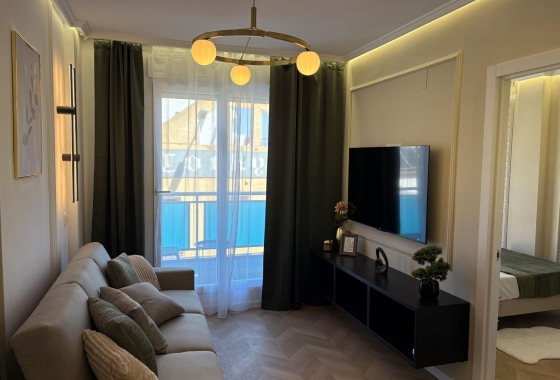 Resale - Apartment / flat - Torrevieja - Playa del Cura