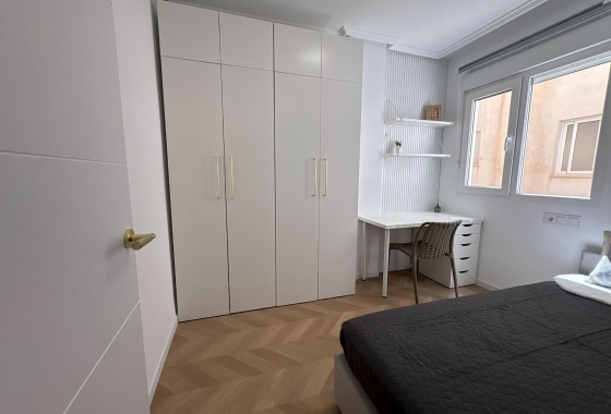 Resale - Apartment / flat - Torrevieja - Playa del Cura
