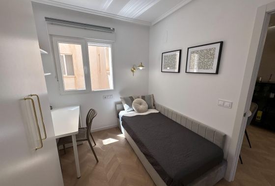 Resale - Apartment / flat - Torrevieja - Playa del Cura