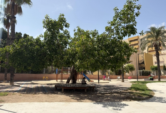 Resale - Apartment / flat - Torrevieja - Playa del Cura