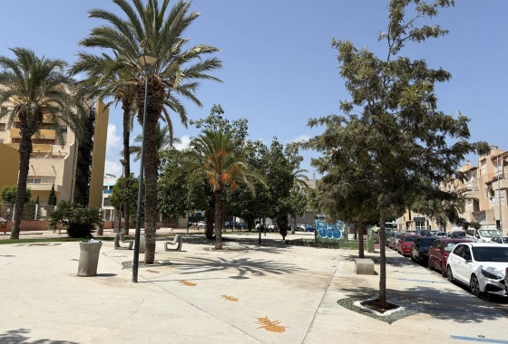 Resale - Apartment / flat - Torrevieja - Playa del Cura
