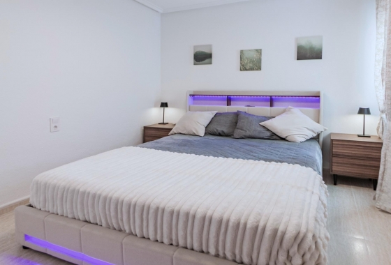 Resale - Apartment / flat - Torrevieja - Playa del Cura