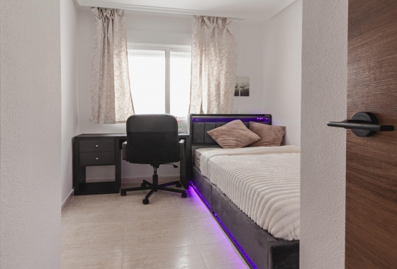 Resale - Apartment / flat - Torrevieja - Playa del Cura