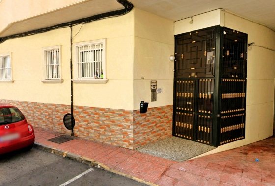 Resale - Apartment / flat - Torrevieja - Playa del Cura