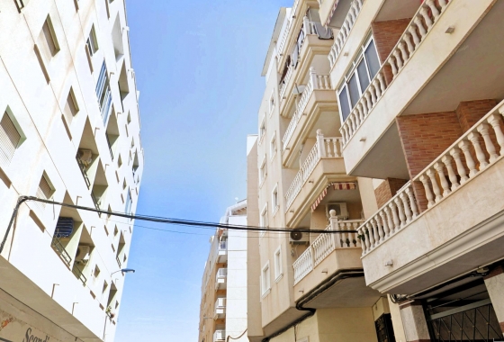 Resale - Apartment / flat - Torrevieja - Playa del Cura