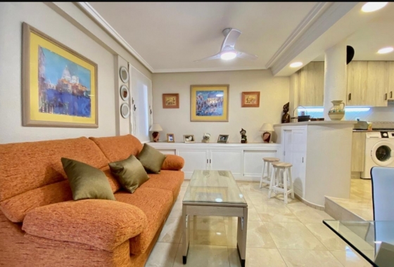Resale - Apartment / flat - Torrevieja - Torre La Mata