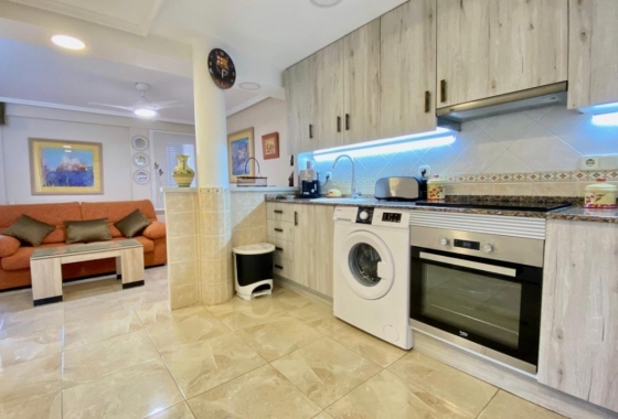 Resale - Apartment / flat - Torrevieja - Torre La Mata