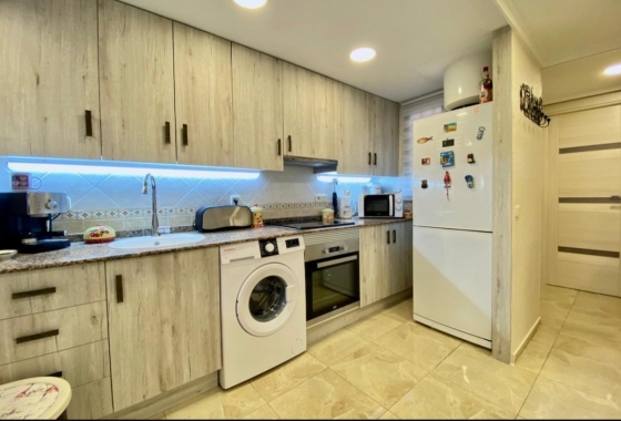 Resale - Apartment / flat - Torrevieja - Torre La Mata