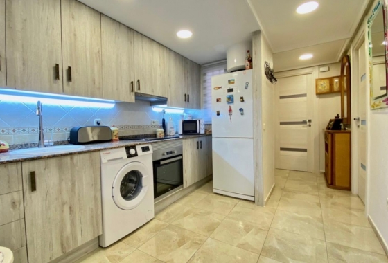Resale - Apartment / flat - Torrevieja - Torre La Mata