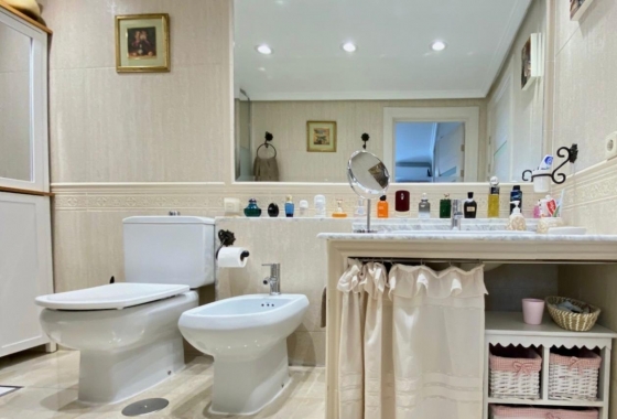 Resale - Apartment / flat - Torrevieja - Torre La Mata