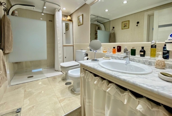Resale - Apartment / flat - Torrevieja - Torre La Mata