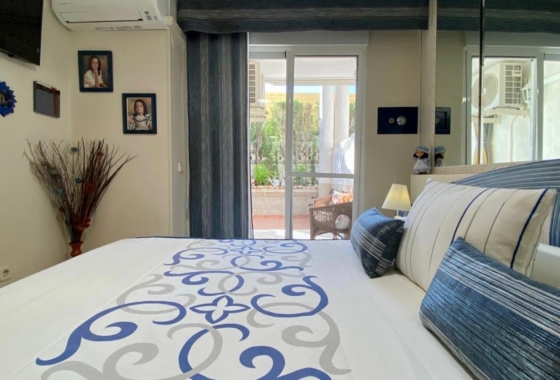 Resale - Apartment / flat - Torrevieja - Torre La Mata