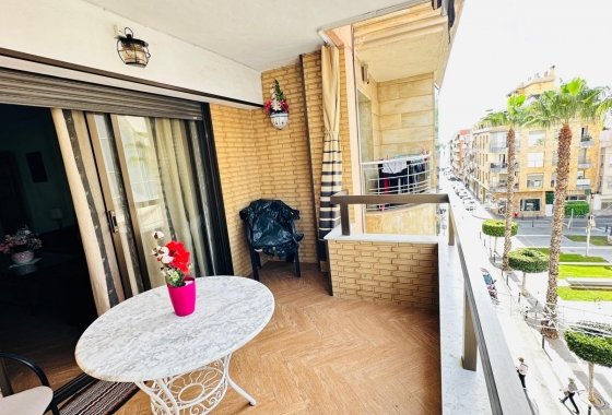 Resale - Apartment / flat - Torrevieja - Centro