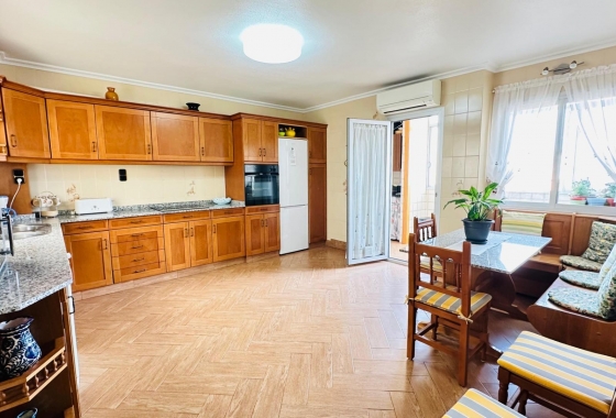 Resale - Apartment / flat - Torrevieja - Centro