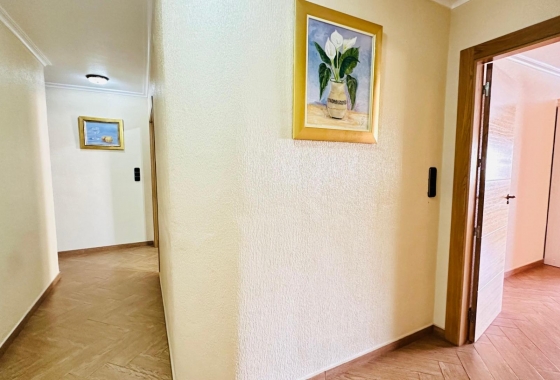 Resale - Apartment / flat - Torrevieja - Centro