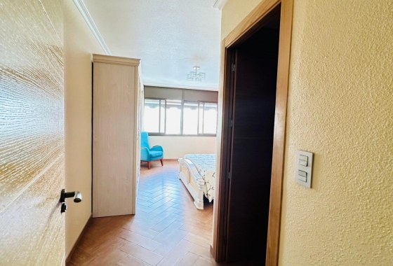 Resale - Apartment / flat - Torrevieja - Centro