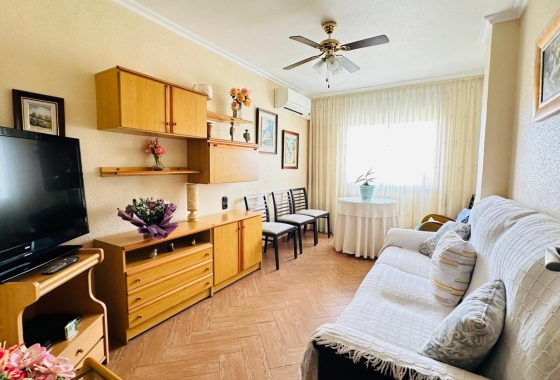 Resale - Apartment / flat - Torrevieja - Centro