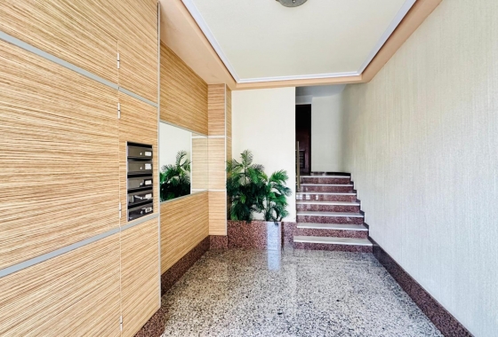 Resale - Apartment / flat - Torrevieja - Centro