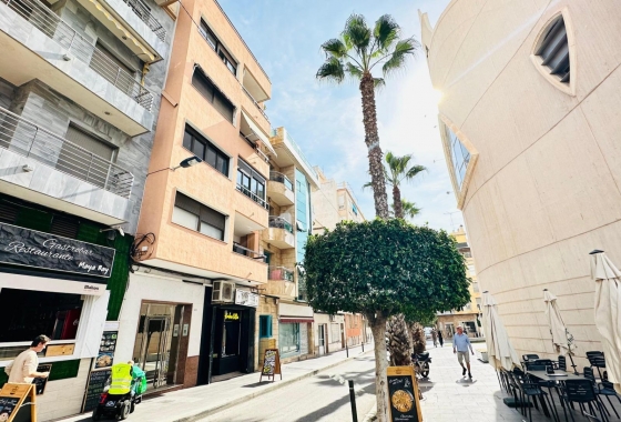 Resale - Apartment / flat - Torrevieja - Centro