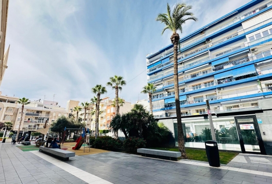 Resale - Apartment / flat - Torrevieja - Centro
