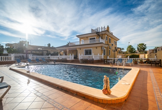 Resale - Villa - Torrevieja - Costa Blanca