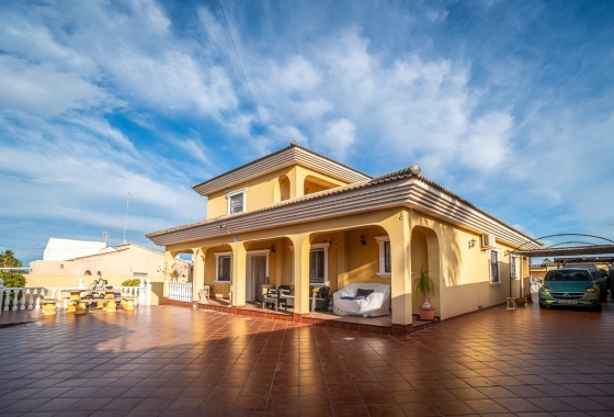Resale - Villa - Torrevieja - Costa Blanca