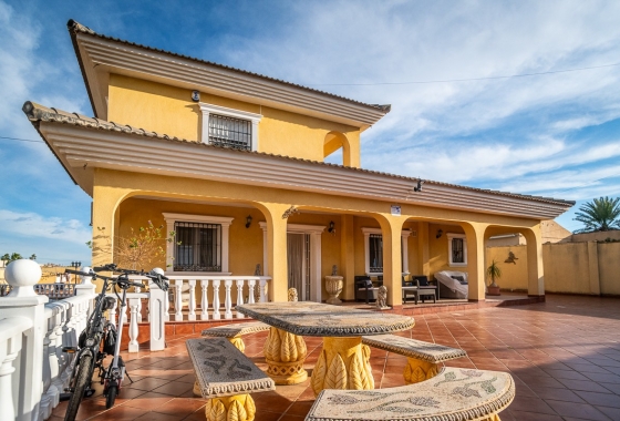 Resale - Villa - Torrevieja - Costa Blanca