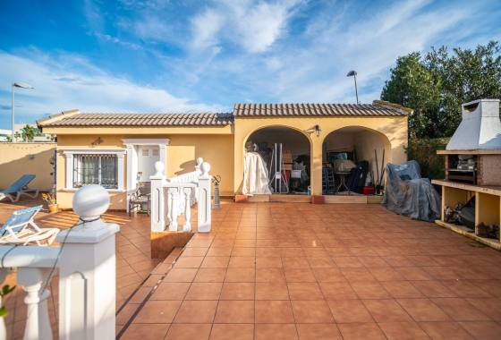 Resale - Villa - Torrevieja - Costa Blanca