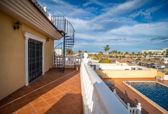 Resale - Villa - Torrevieja - Costa Blanca