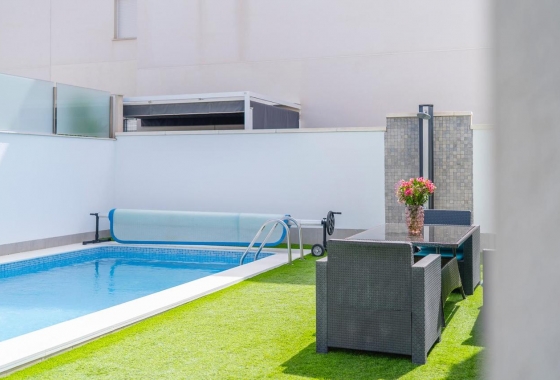 Resale - Villa - Torrevieja - Costa Blanca